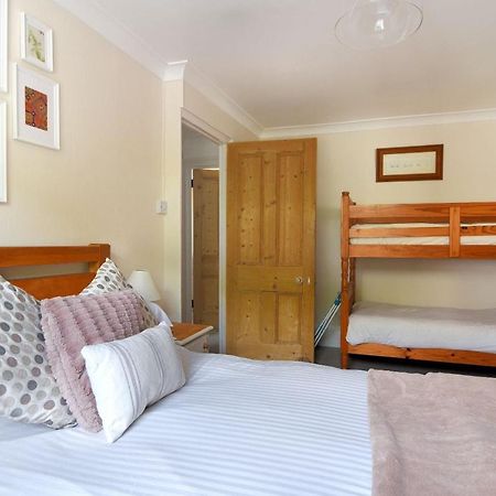 2 Cobb View Apartman Lyme Regis Kültér fotó