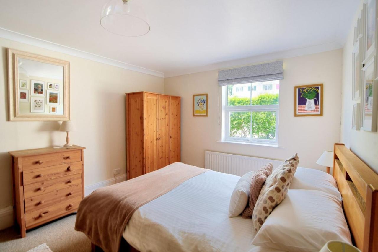 2 Cobb View Apartman Lyme Regis Kültér fotó